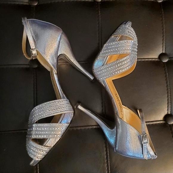 E LIVE FROM THE RED CARPET SHOES - Picture 2 of 2